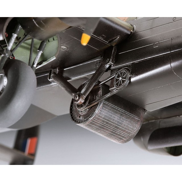 Revell Lancaster B.III 