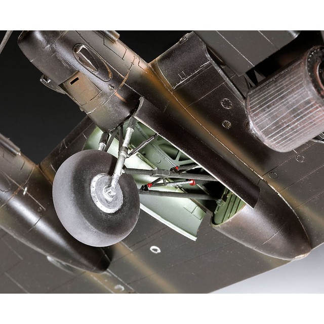Revell Lancaster B.III 