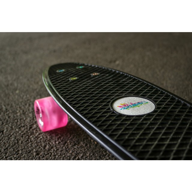 Skateboard rolka No Rules Neon LED kolesa 293