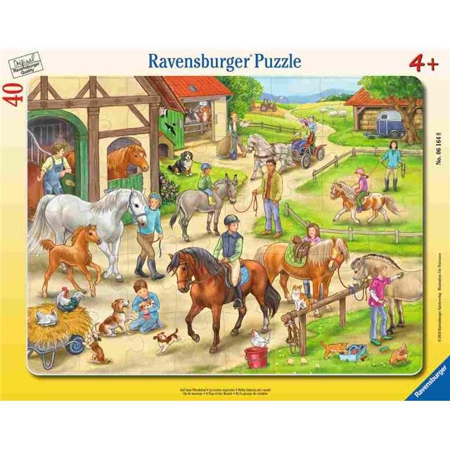 Ravensburger sestavljanka Konjušnica in konji 40d